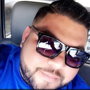 Meet your Posher, Alex